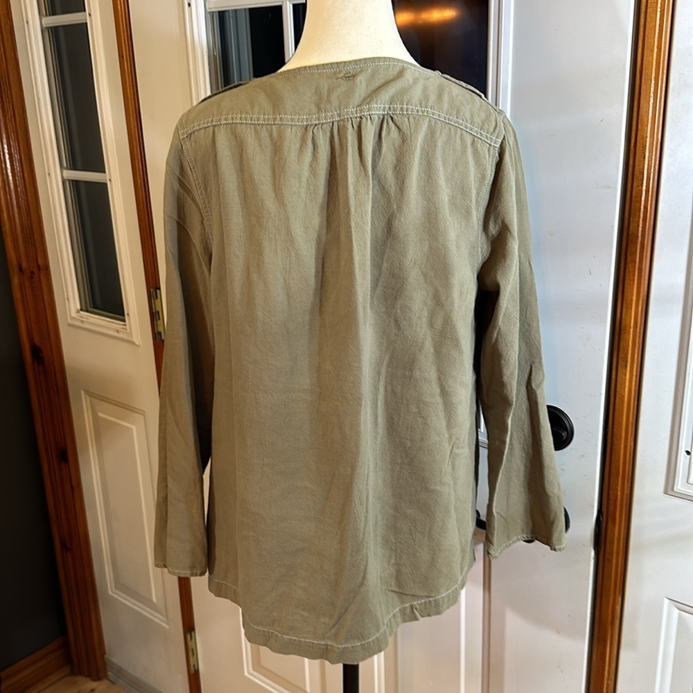 Levi’s Top - Picture 2 of 7